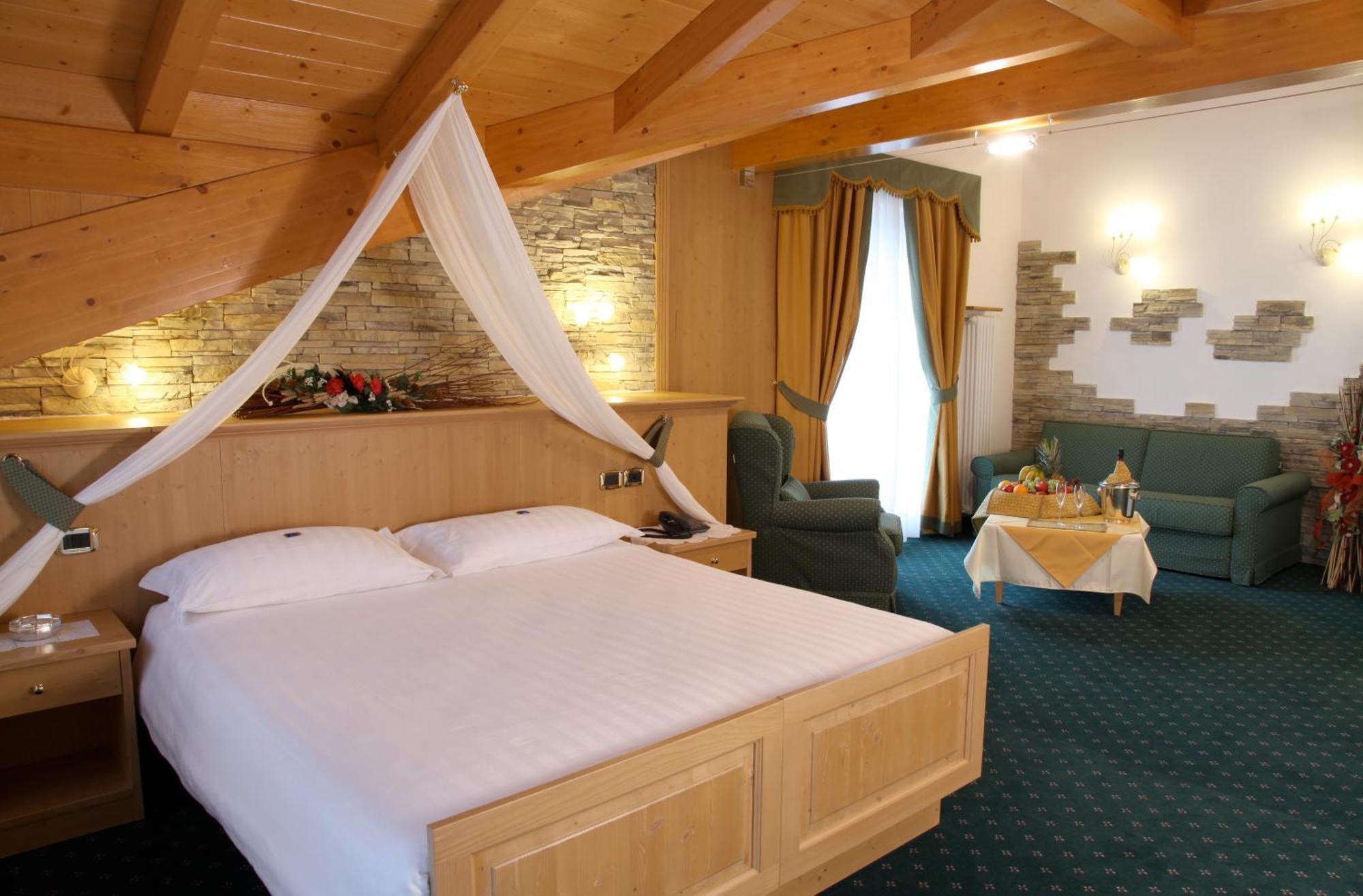 Hotel Gran Vacanze Rooms & Apartments ดิมาโร ภายนอก รูปภาพ