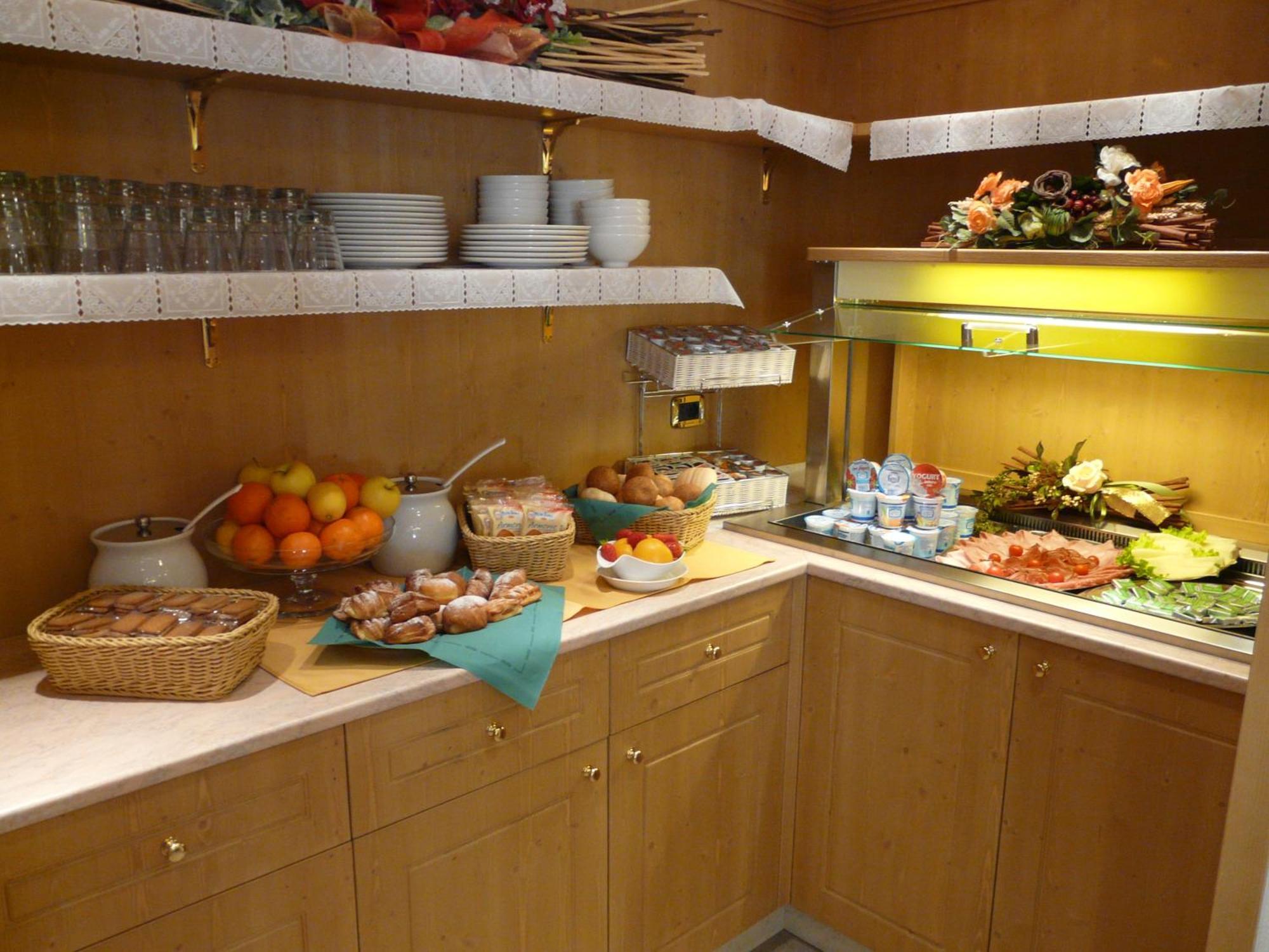 Hotel Gran Vacanze Rooms & Apartments ดิมาโร ภายนอก รูปภาพ