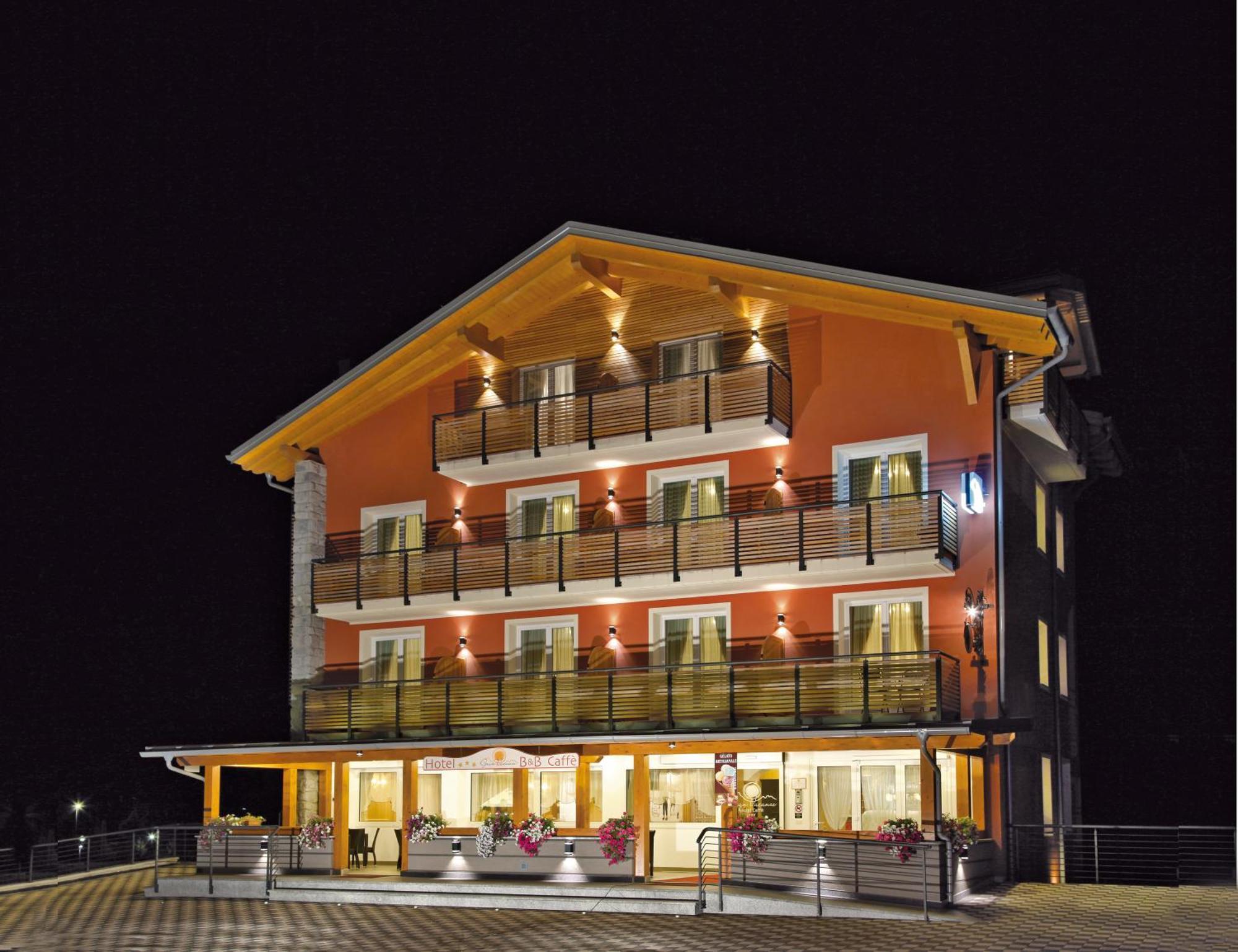 Hotel Gran Vacanze Rooms & Apartments ดิมาโร ภายนอก รูปภาพ