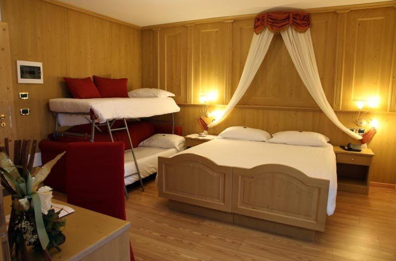 Hotel Gran Vacanze Rooms & Apartments ดิมาโร ห้อง รูปภาพ